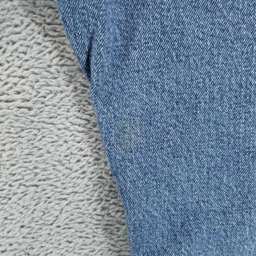 Levis before purchasing